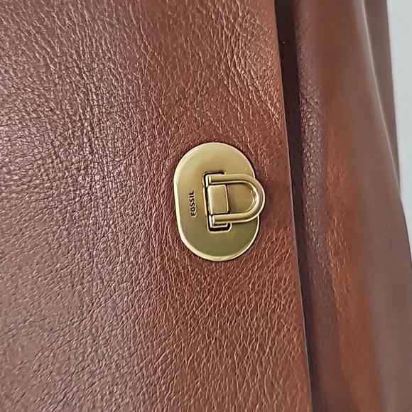 Fossil Women's Gabriella Brown Leather Flap Crossbody NWOT. - Picture 6 of 13